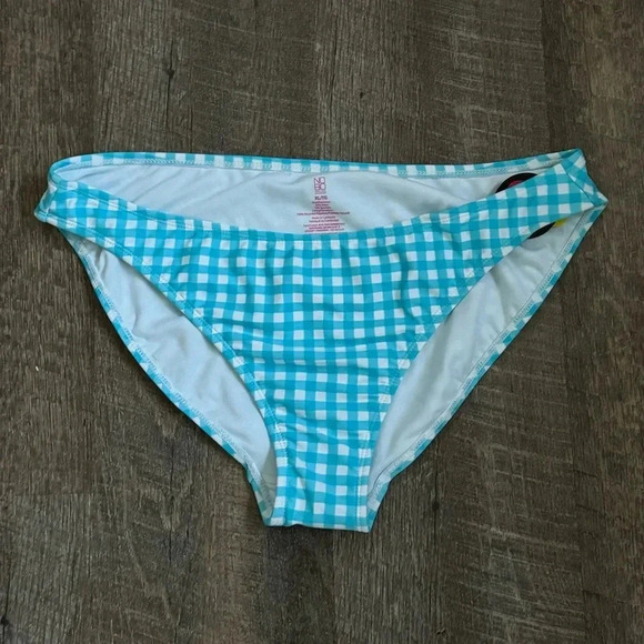 FREE 🆕Swimsuit Hipster Bottoms - Picture 2 of 15